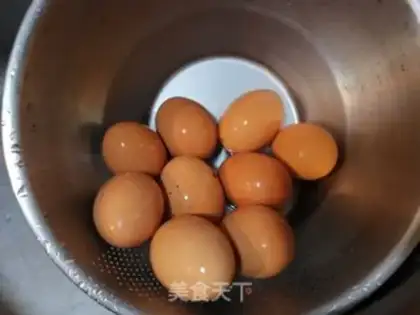 Make Five spicy tea eggs step 2