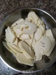 Make Spring fried meat step 1