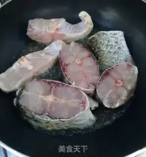 Make Red fish tails step 2