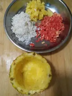 Make Pineapple fruit rice step 3