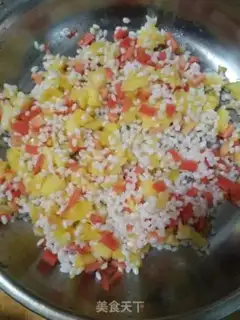 Make Pineapple fruit rice step 4