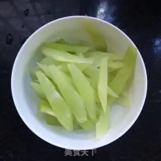 Make Scrambled eggs step 1