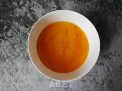 Make Scrambled eggs step 1
