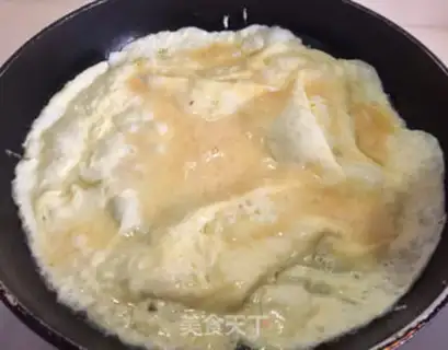 Make Tomato fried eggs step 5