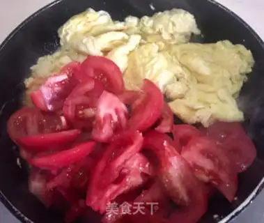Make Tomato fried eggs step 6