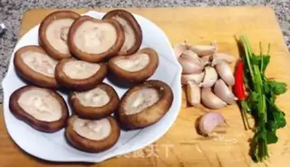 Make Pelican garlic mushrooms step 0