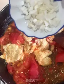 Make Tomato fried eggs step 7