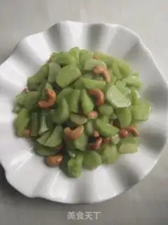 Make Cucumbers for cashew nuts step 4