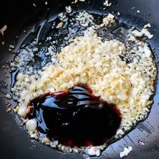 Make Pelican garlic mushrooms step 4