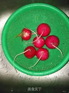 Make Quick hand with radish step 0