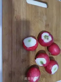 Make Quick hand with radish step 1