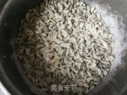 Make Onion sprouts step 1