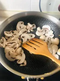 Make Fungus fried cold noodles step 12