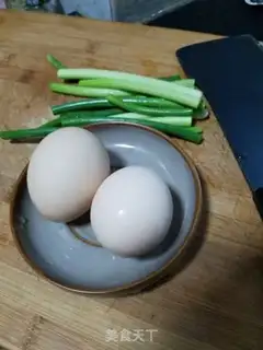 Make Garlic fried eggs step 0