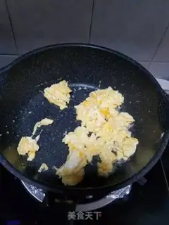 Make Garlic fried eggs step 2