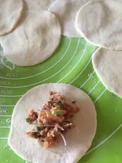 Make Pumpkin fan buns step 5