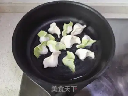 Make Hold on to the omelet step 1