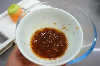Make Carrot shrimp skin hot-fouled pasta step 4