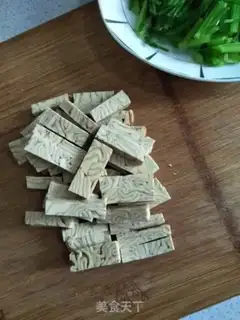 Make Tofu fried celery step 5