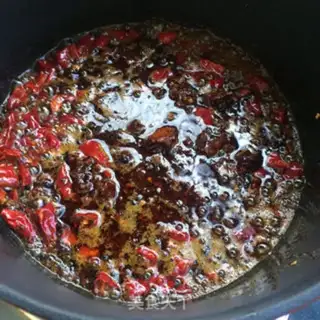 Make A spicy pot with a pink belt step 4
