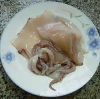 Make Squeeze the veggies and fire the squid step 1