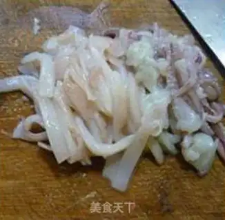 Make Squeeze the veggies and fire the squid step 3