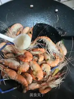 Make A dry-dried prawn step 4