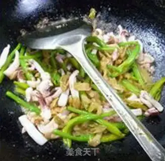 Make Squeeze the veggies and fire the squid step 6