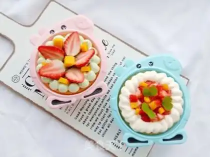 Make Fruit box cake step 11
