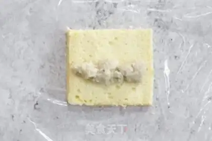 Make Little yellow banana cake roll step 14