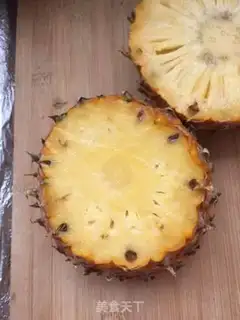 Make Pineapple spa step 1