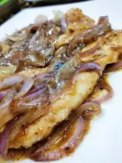 Make A simple onion onion black chicken steak step 6