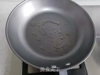 Make Banana omelet step 2
