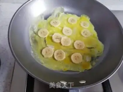 Make Banana omelet step 3