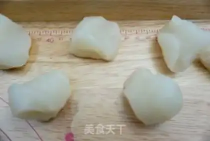 Make Mini-Olio Snowmen step 7