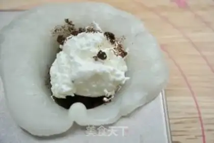 Make Mini-Olio Snowmen step 9