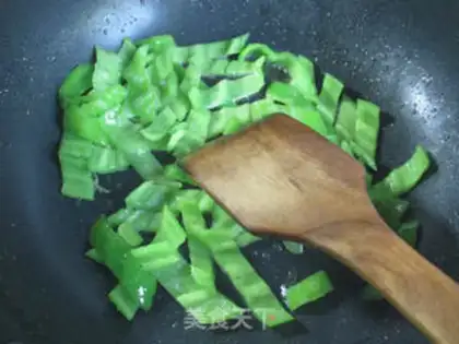 Make Cream peppers, tiger-skin eggs step 2