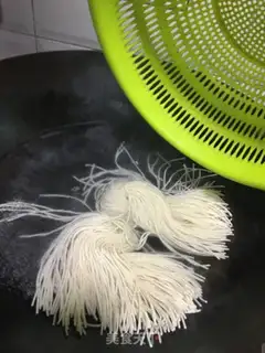 Make Pire chopping fish head noodles step 11