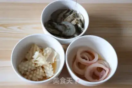 Make Seafood curry step 1