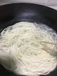 Make Pire chopping fish head noodles step 12