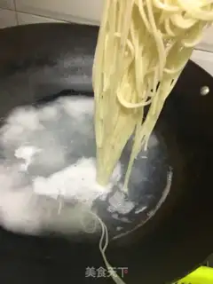 Make Pire chopping fish head noodles step 13