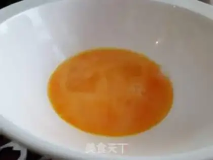 Make Sodium fried eggs step 1