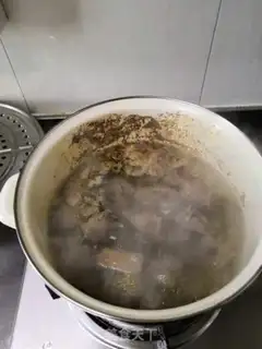 Make Puffy chicken soup step 1