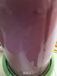 Make Strawberry shakes step 5
