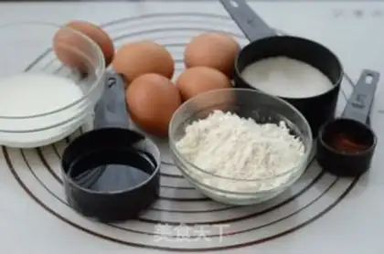 Make Cowline blueberry rolls step 0