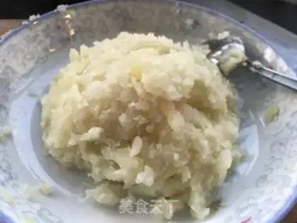 Make Egg bun mashed potatoes step 1