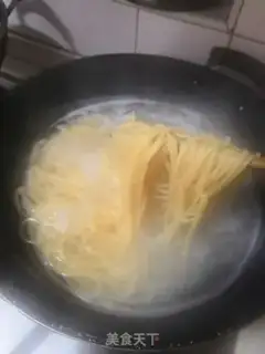 Make Garlic shrimp pasta step 0