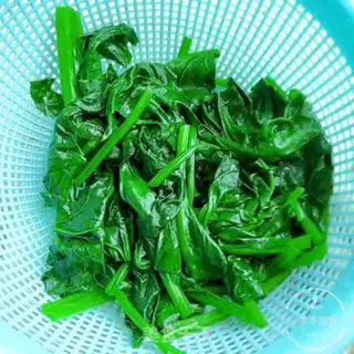 Make Chickenball spinach soup step 3