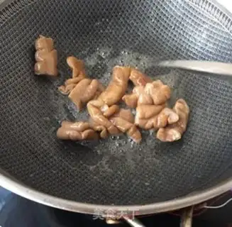 Make Garlic fried intestines step 6