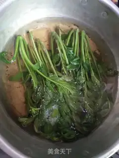 Make Scrambled eggs step 2